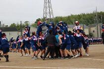 女子の騎馬戦の様子