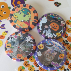 ハロウィン缶バッヂ写真