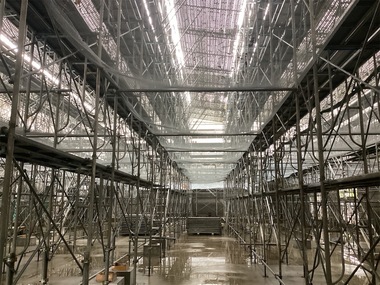 体育館　内部足場