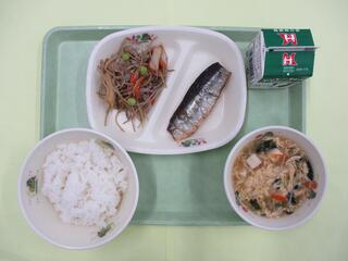 ご飯・ 牛乳・ にしんの塩焼き・ 五目きんぴら・ かき玉汁