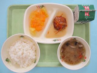 ご飯 ・牛乳・ 鶏つくね和風あん・ お月見みそ汁 ・フルーツゼリー