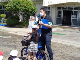 自転車の点検方法の説明の様子