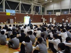 警察署による交通安全講話の様子