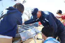給水車からの給水体験（茨城県南水道企業団所有車）