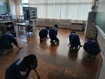 黙働清掃の様子2