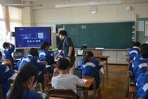 エントリーシートを作成する生徒
