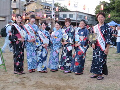 浴衣姿で集合したアンバサダー