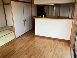 ダイニングキッチンとリビング
