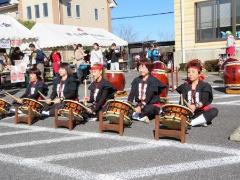 コミセン祭りの太鼓演奏