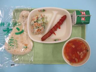 ナン・ 牛乳・ フランクフルト・ のり塩ポテトサラダ ・雑穀ミネストローネ