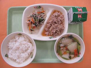 ビビンバ（ご飯・焼肉・ もやしナムル）・ 牛乳・ 冬瓜スープ