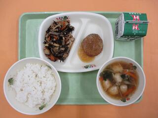 ご飯・ 牛乳 ・あじのさんが焼きおろしだれ ・ひじきの五目煮・ とっどせ風汁