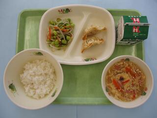 ご飯・ 牛乳・ 揚げ餃子・ 枝豆のナムル・ かにかま卵スープ