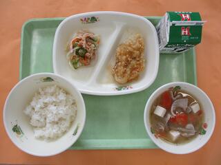 ご飯・牛乳・ 白身魚のレモン風味・ 切干大根ともやしのサラダ・ 豚汁