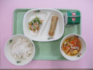 ご飯・ 牛乳・ ちくわの磯辺揚げ・ キャベツの浅漬け・ 親子煮