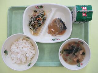 ご飯・ 牛乳・ さばのみそ煮・ のり酢和え・ なめこ汁