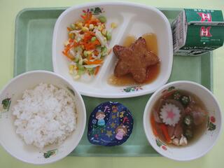 ご飯・牛乳・ ハンバーグりんごソース・ コーンと枝豆のサラダ・ 七夕汁 ・七夕ゼリー