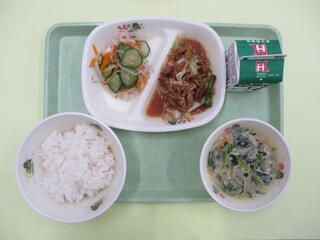 ご飯・ 牛乳・ ホイコーロー ・中華サラダ・ マーラータン