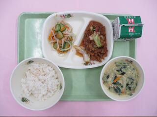 麦ご飯・ 牛乳・ ホイコーロー・ 中華サラダ ・マーラータン