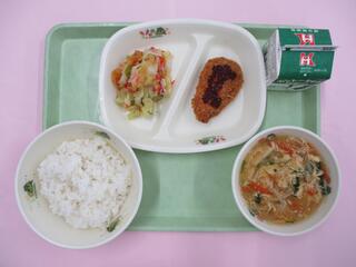 ご飯・ 牛乳・ さわらフライ・ まいりゅうサラダ・ かき玉汁