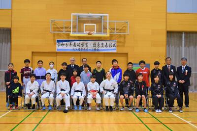 優秀賞を受賞された小学生の皆さんの写真